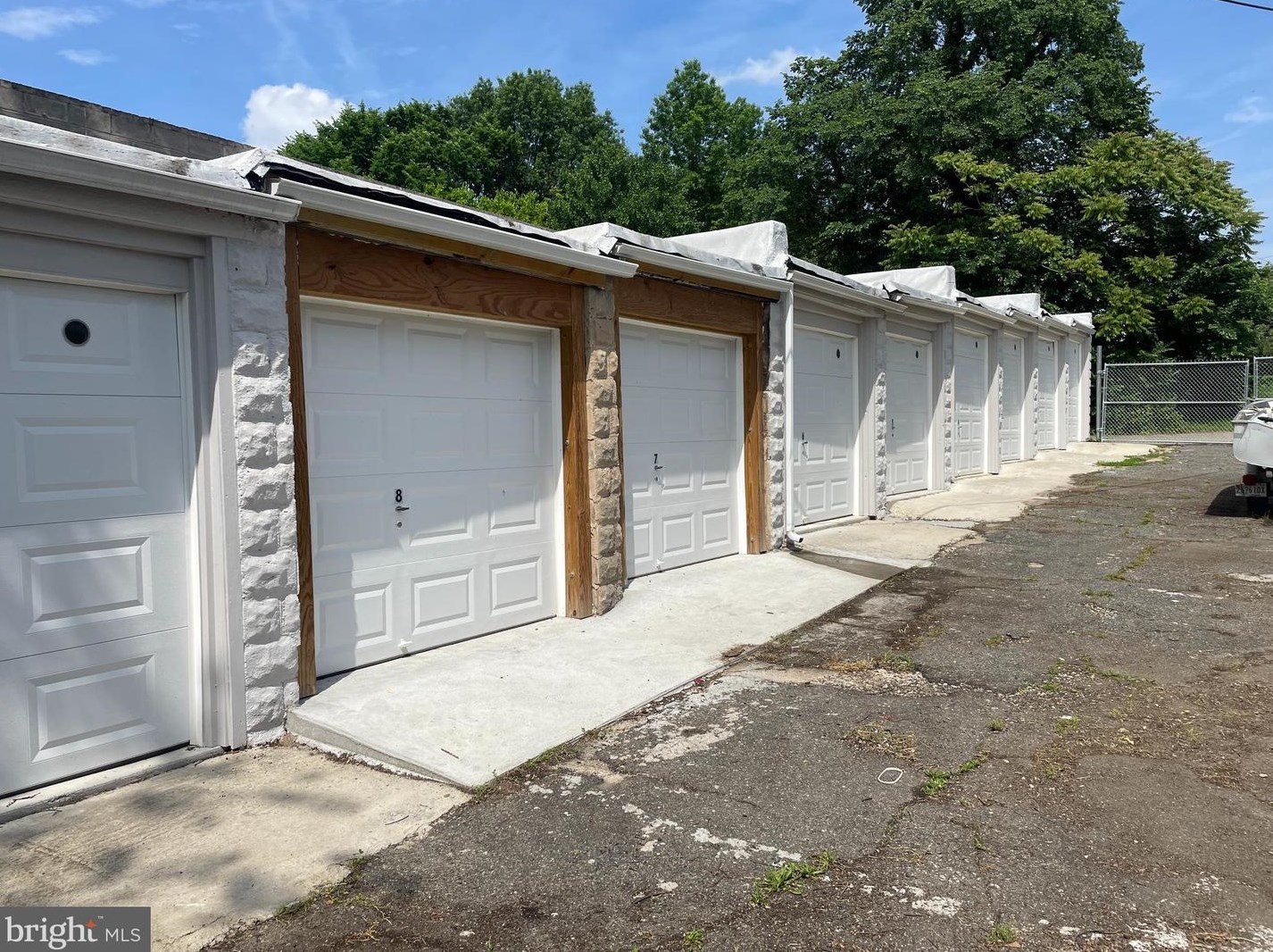 3925 Greenmount Ave, Baltimore MD  21218-4724 exterior