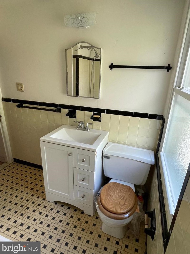 5014 Sunset Rd, Baltimore MD 21223-2743 exterior