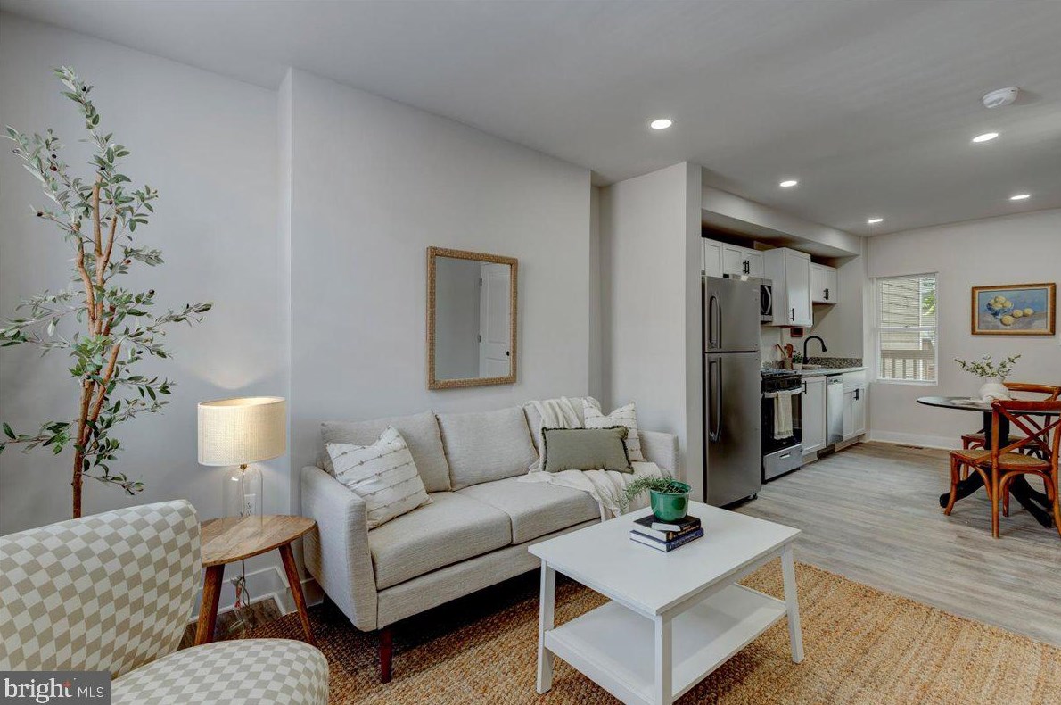 1153 Ward St, Baltimore, MD 21230-1816