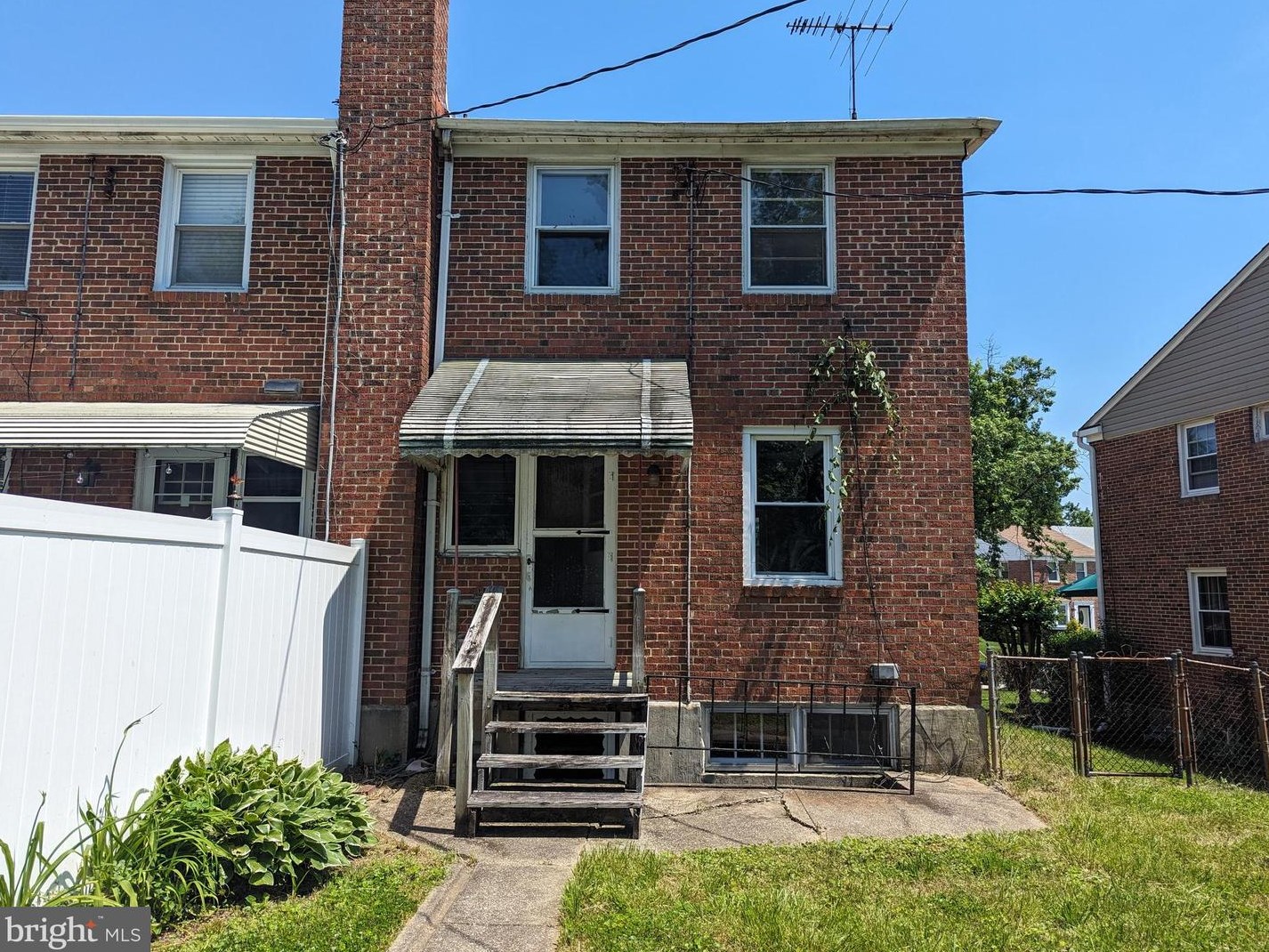 8 Mardrew Rd, Baltimore, MD 21229-3124