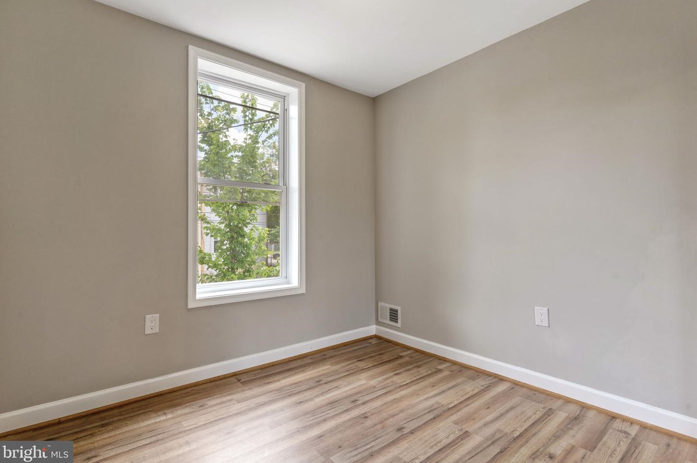 2013 Belair Rd, Baltimore MD  21213-1222 exterior