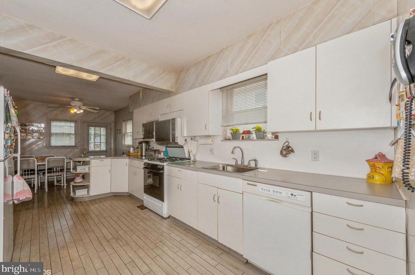 3821 Menlo Dr, Baltimore MD  21215-3431 exterior