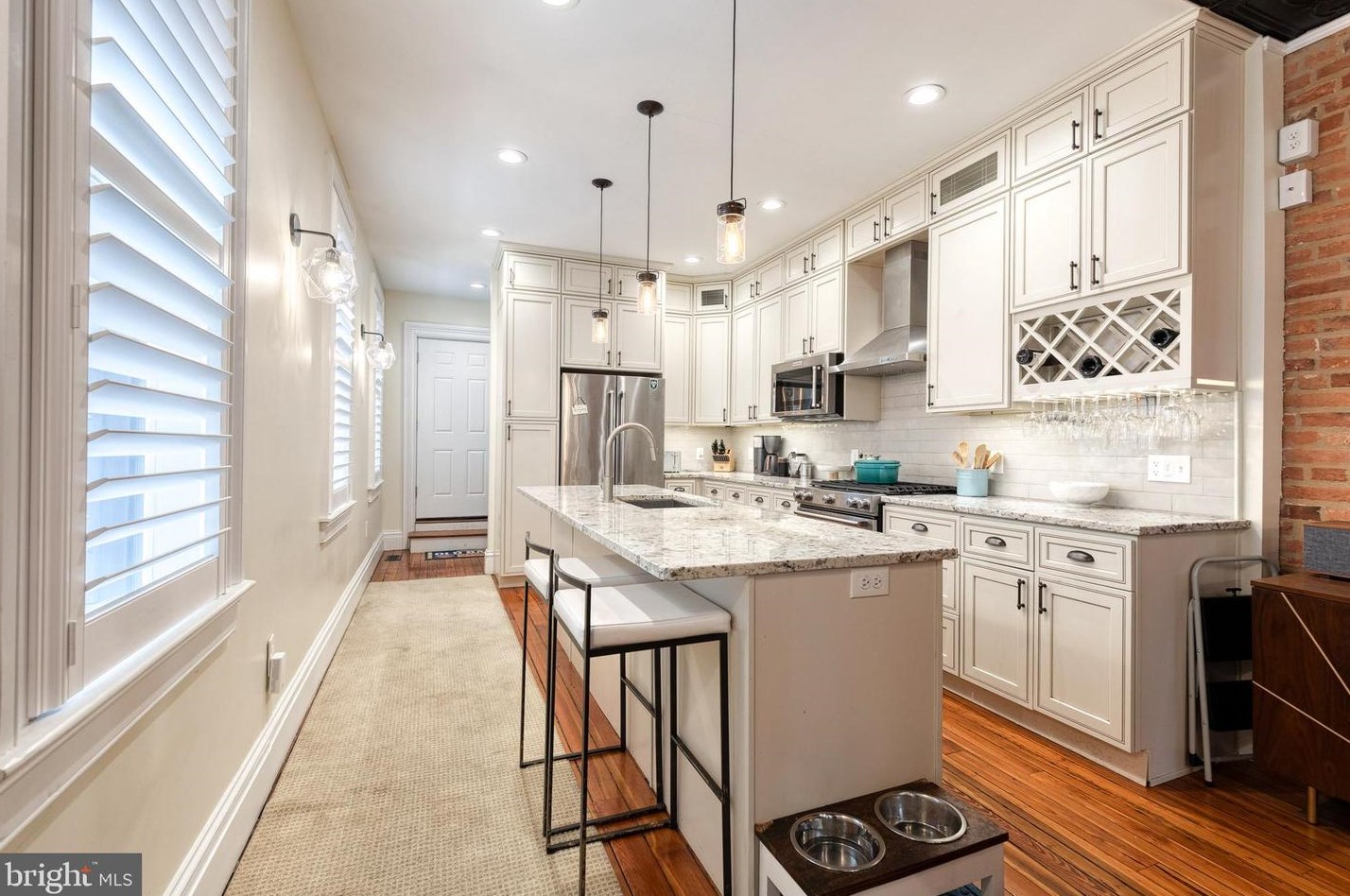2104 Pratt St, Baltimore MD  21231-2027 exterior
