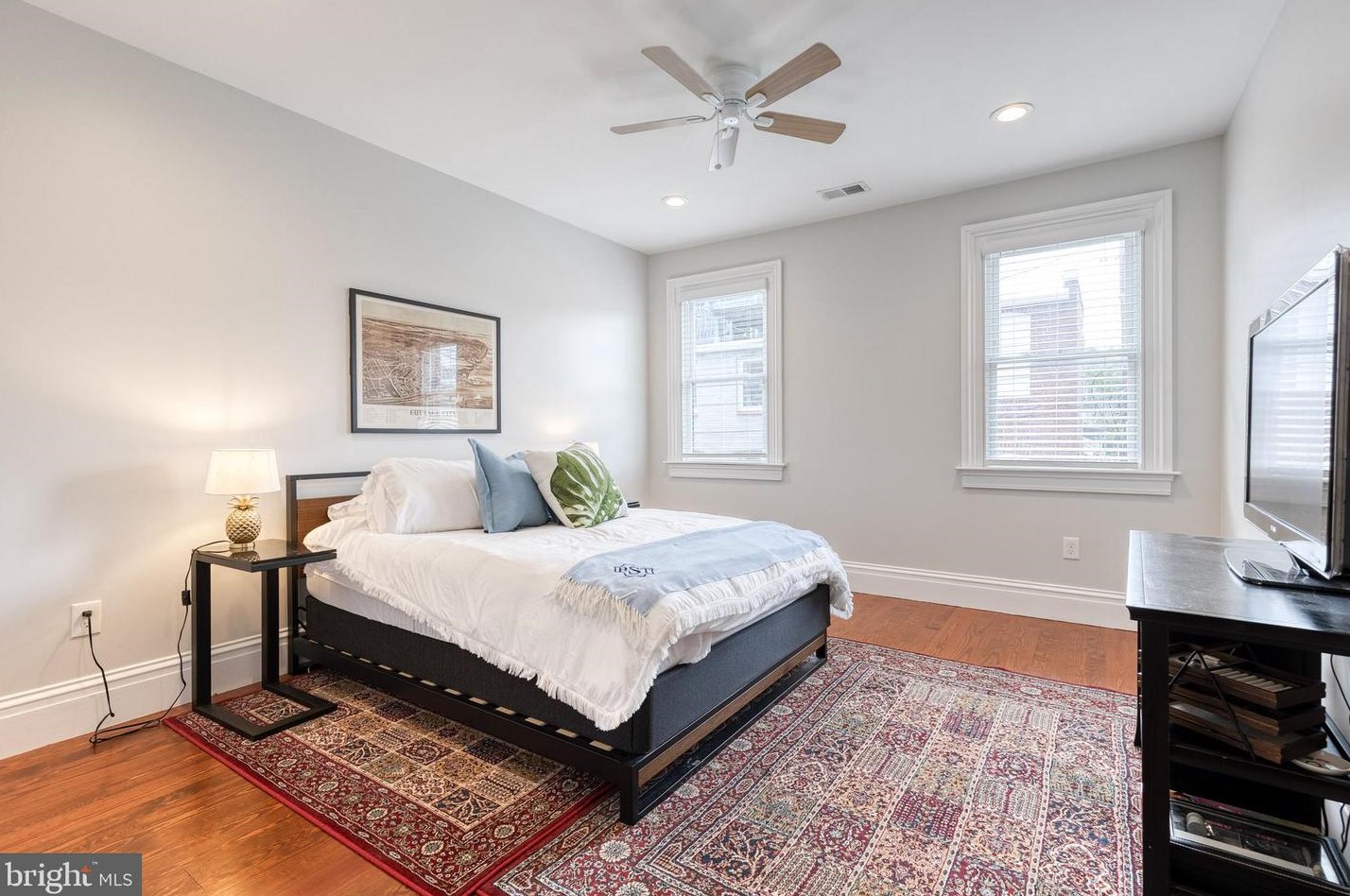 2104 Pratt St, Baltimore MD  21231-2027 exterior