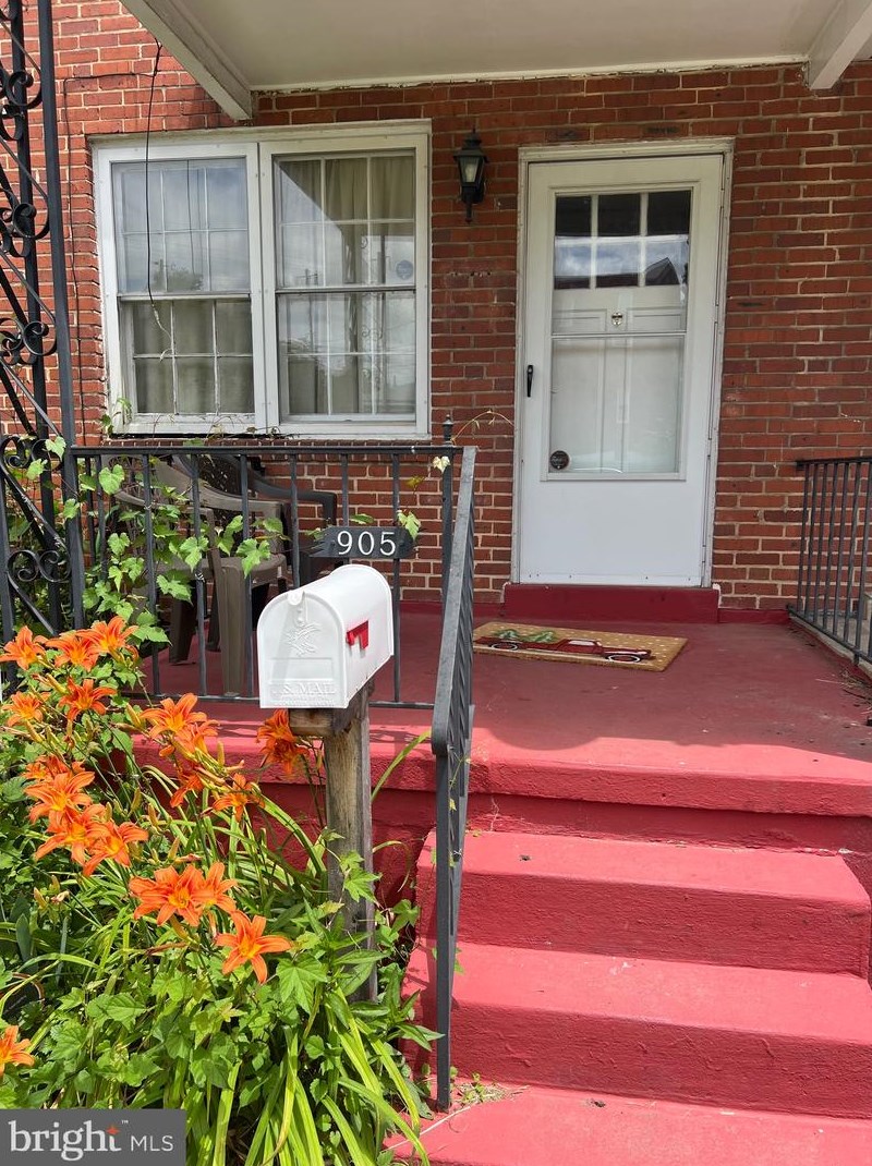 905 Rockhill Ave, Baltimore, MD 21229-5105