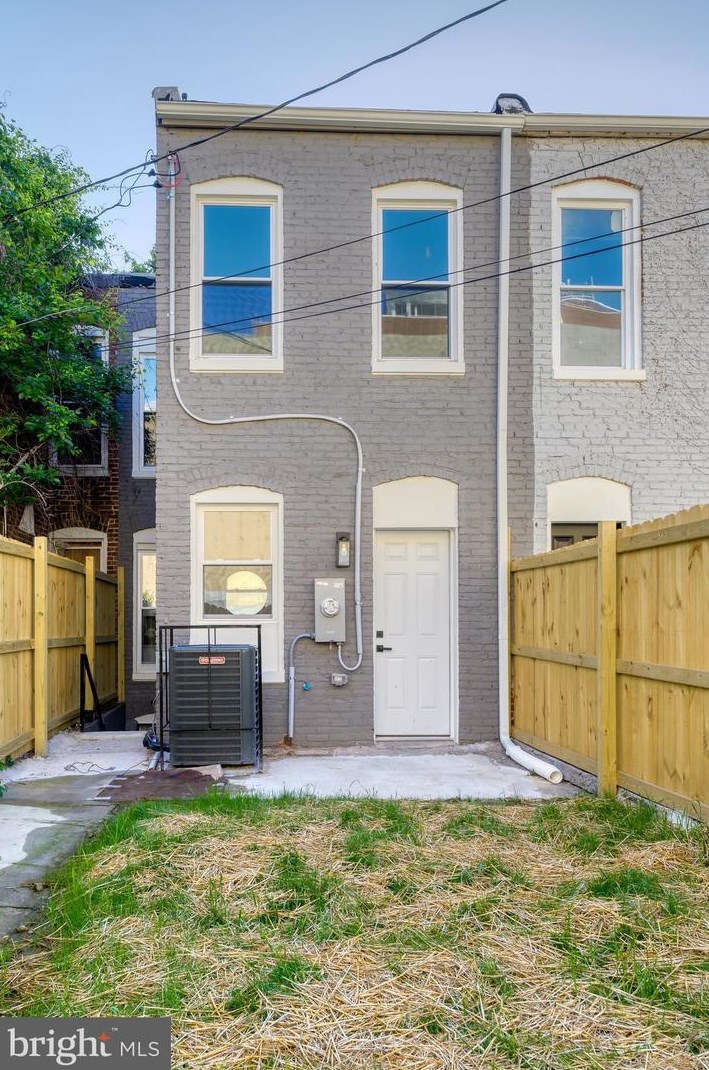1913 Braddish Ave, Baltimore MD  21216-3123 exterior