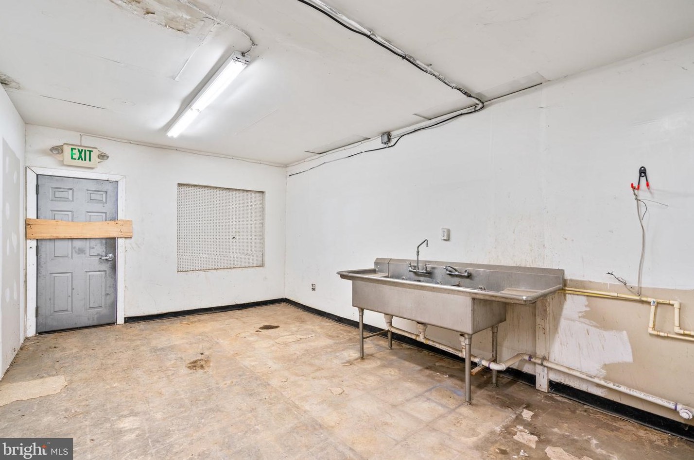 2800 Huntingdon Ave, Baltimore MD  21211-2921 exterior