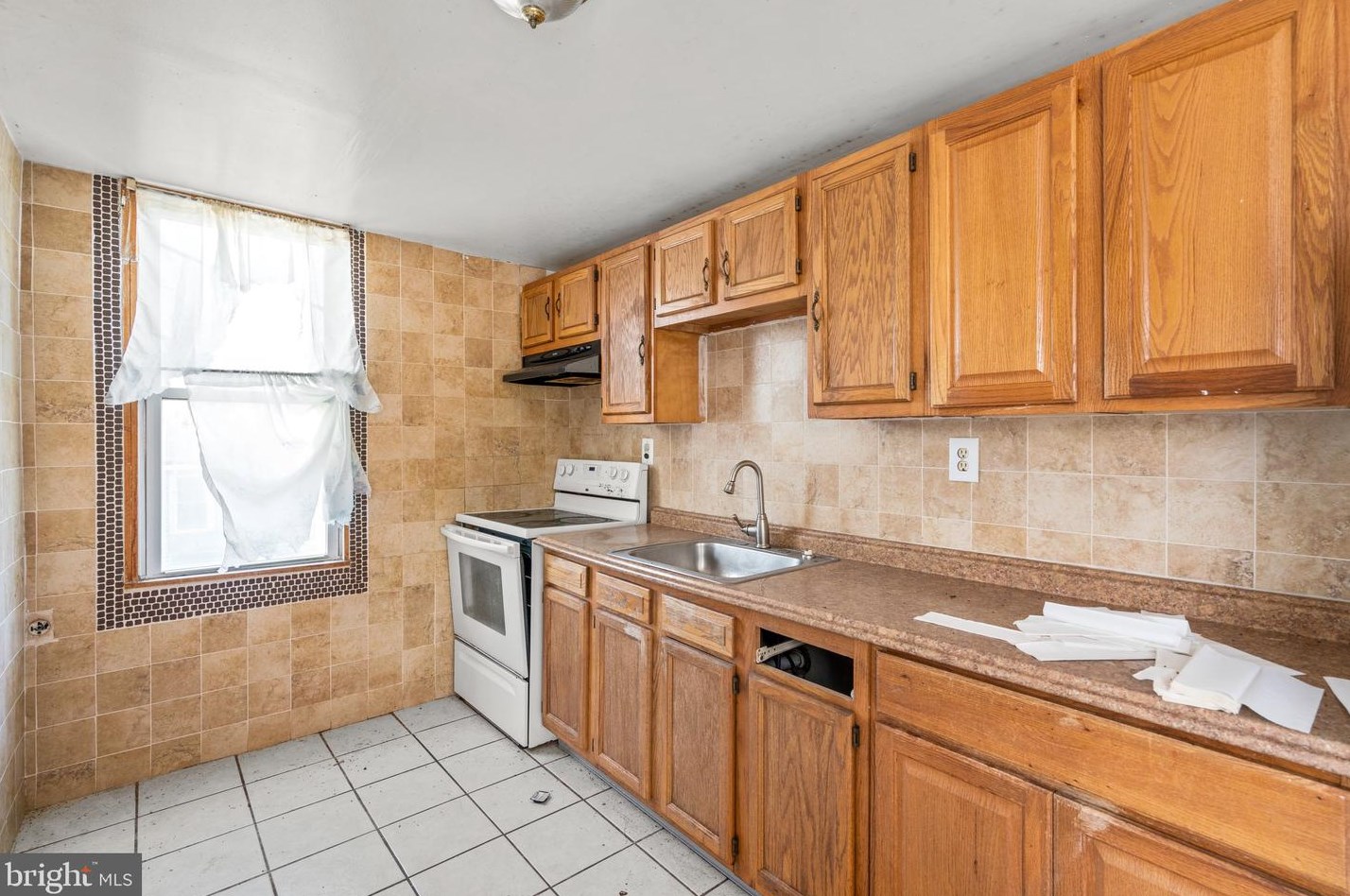 2800 Huntingdon Ave, Baltimore MD  21211-2921 exterior