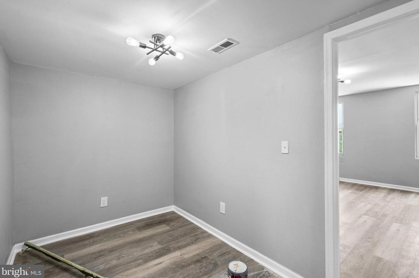 2800 Huntingdon Ave, Baltimore MD  21211-2921 exterior