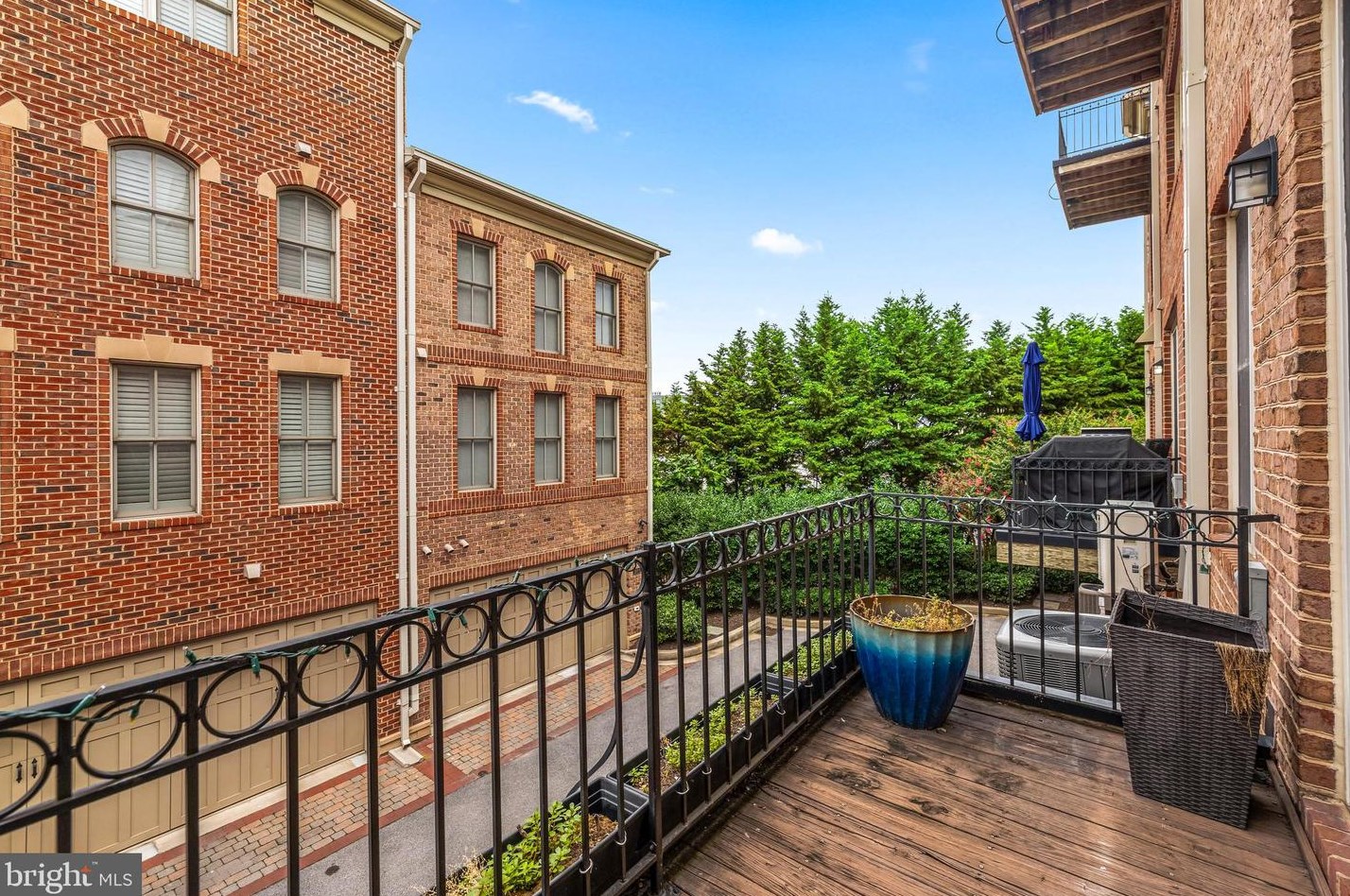 2315 Boston St, Baltimore MD  21224-3668 exterior