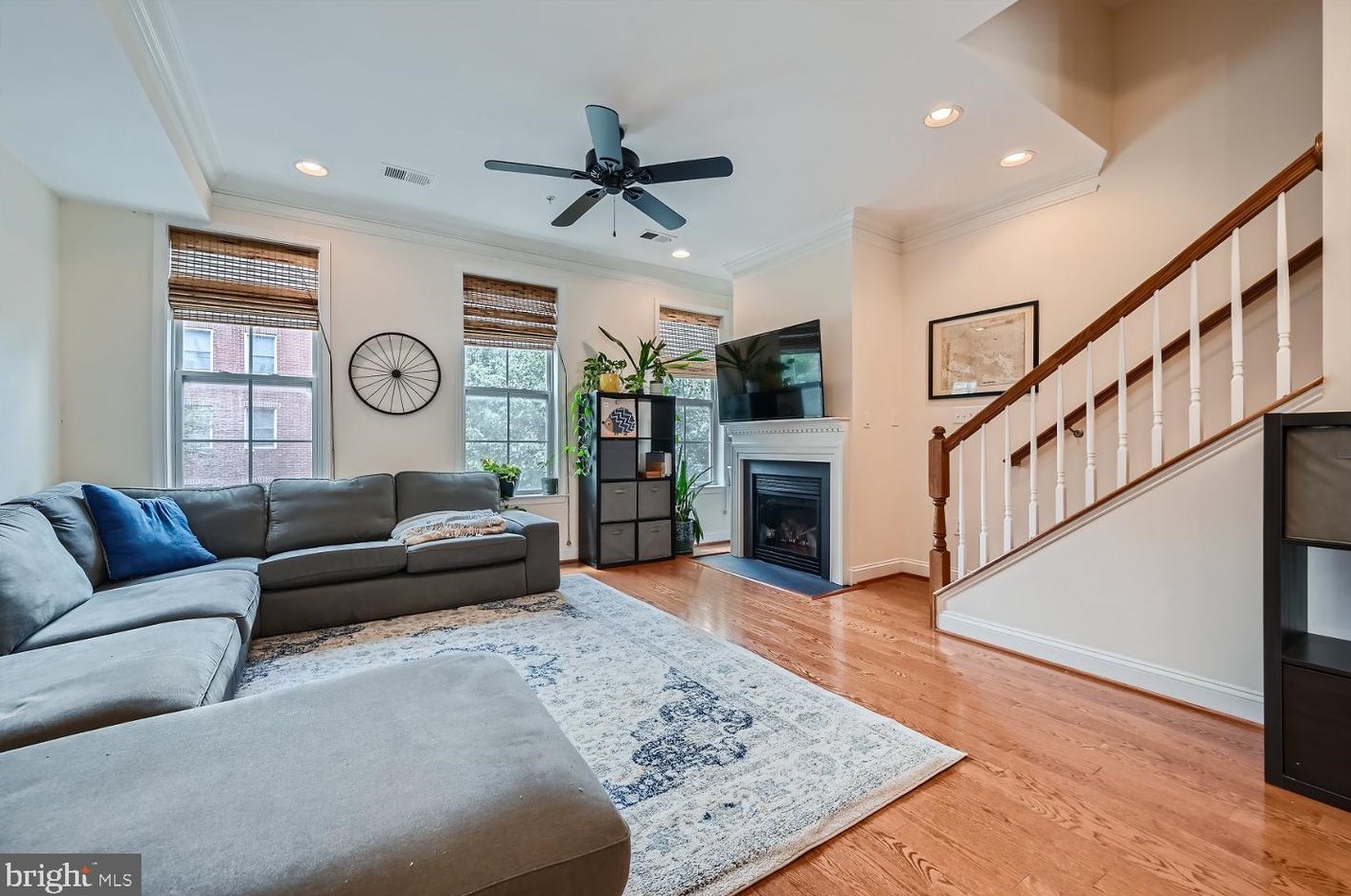 26 Fort Ave, Baltimore, MD 21230-4541