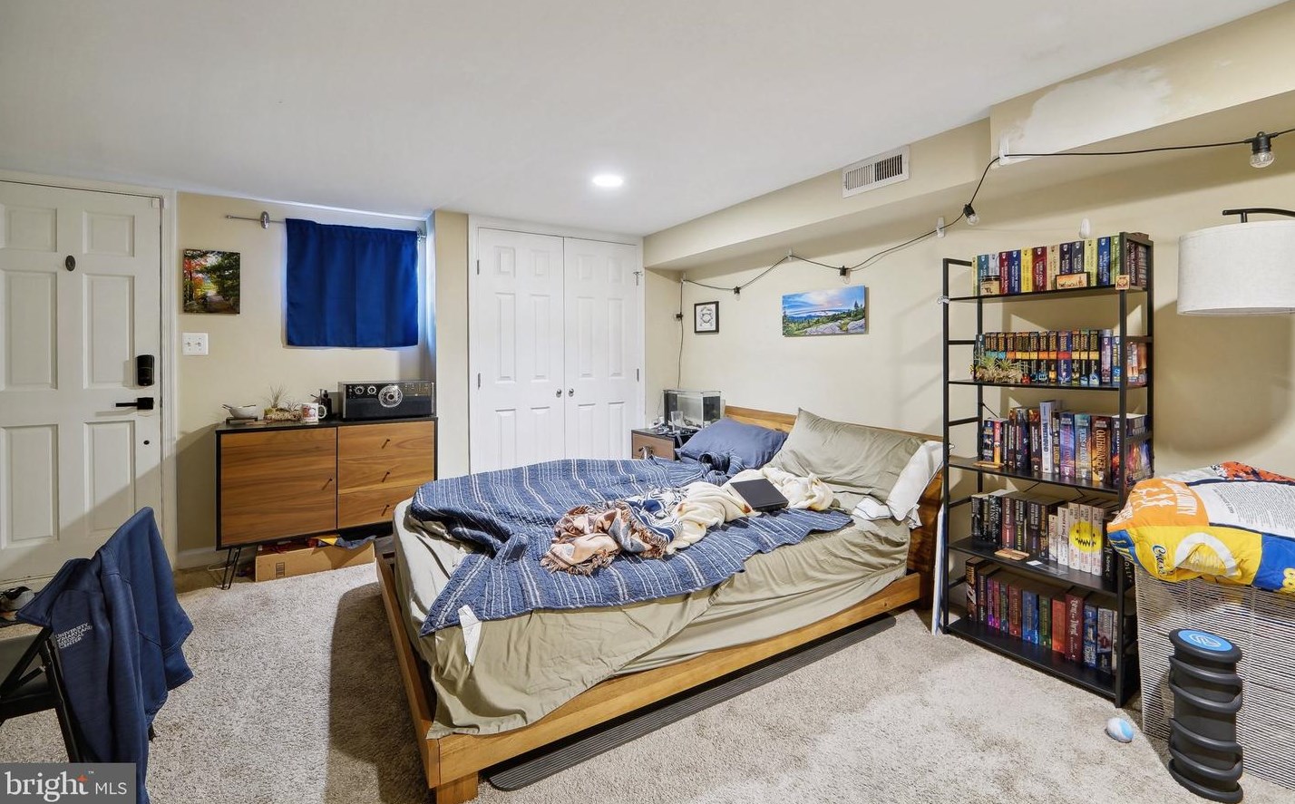 635 Paca St, Baltimore MD 21201-1919 exterior