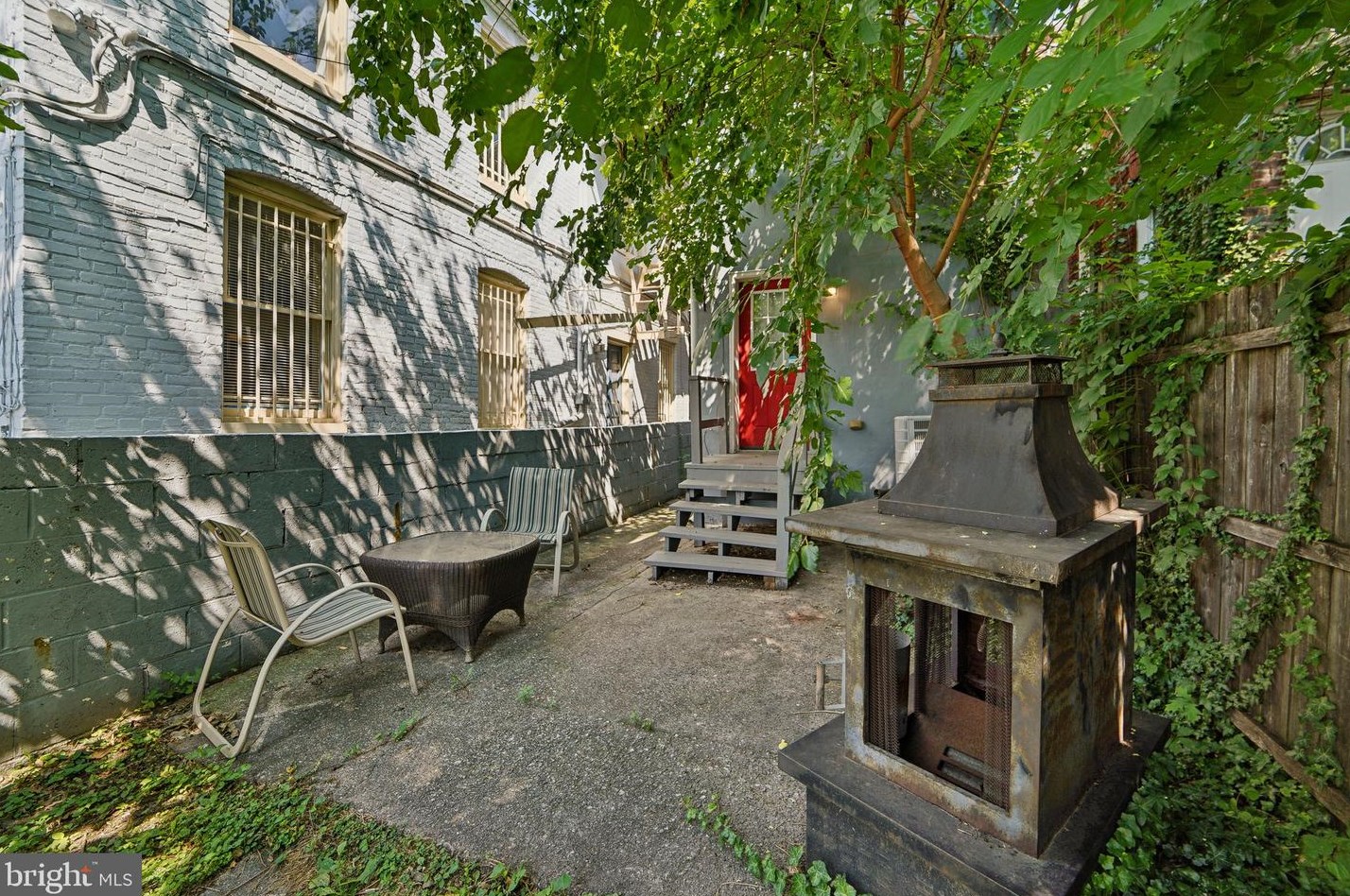 635 Paca St, Baltimore MD 21201-1919 exterior