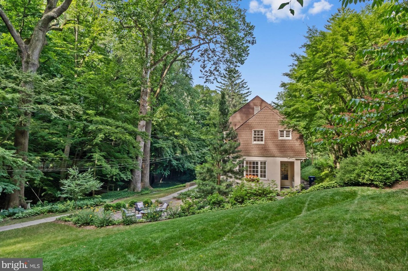 401 Edgevale Rd, Baltimore MD  21210-1915 exterior