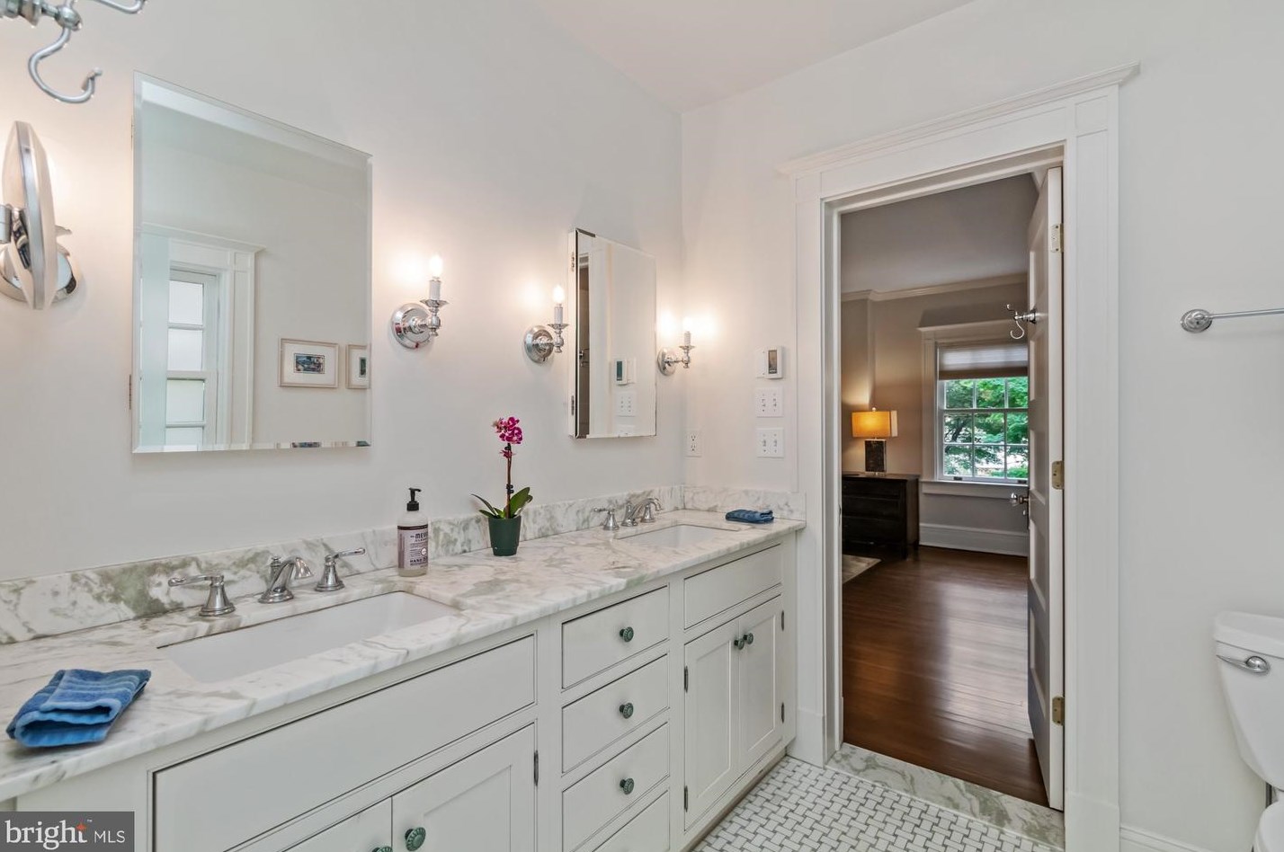 401 Edgevale Rd, Baltimore MD  21210-1915 exterior