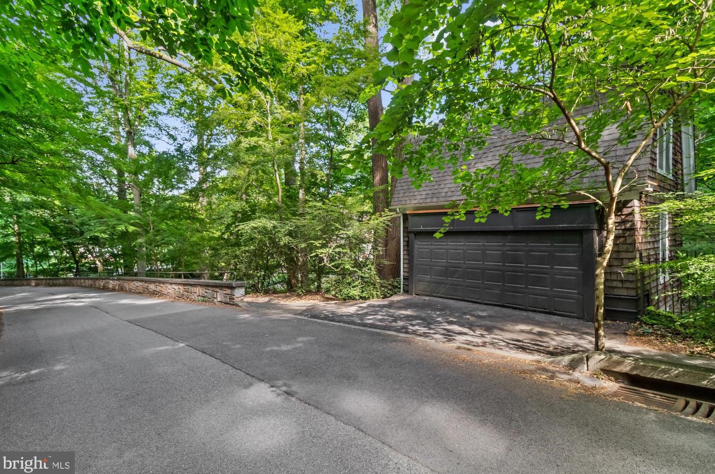 401 Edgevale Rd, Baltimore MD  21210-1915 exterior