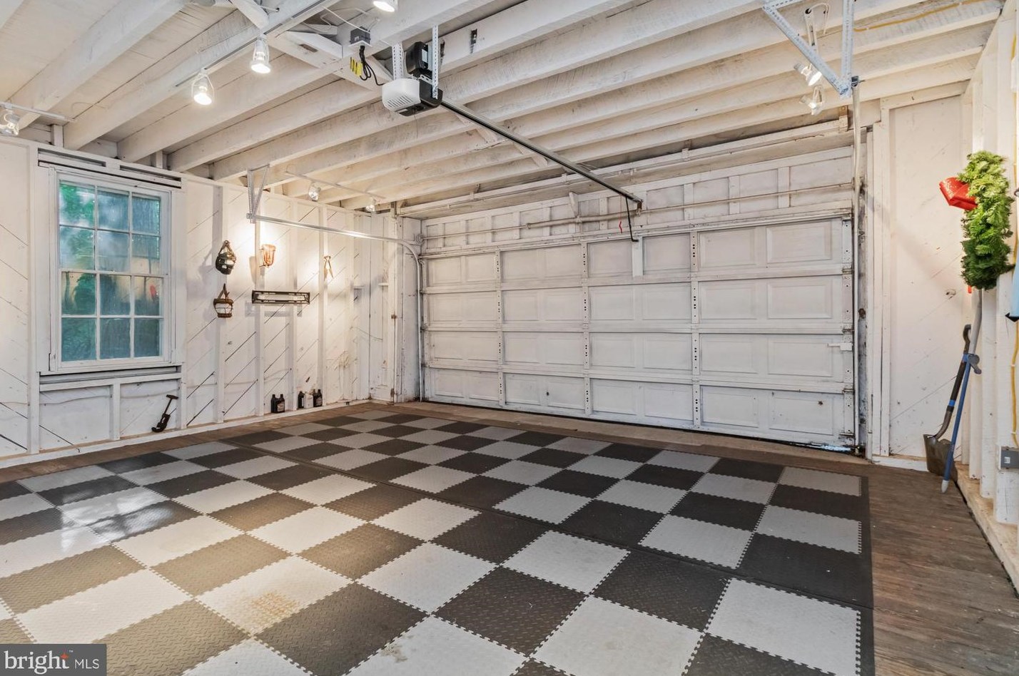 401 Edgevale Rd, Baltimore MD  21210-1915 exterior