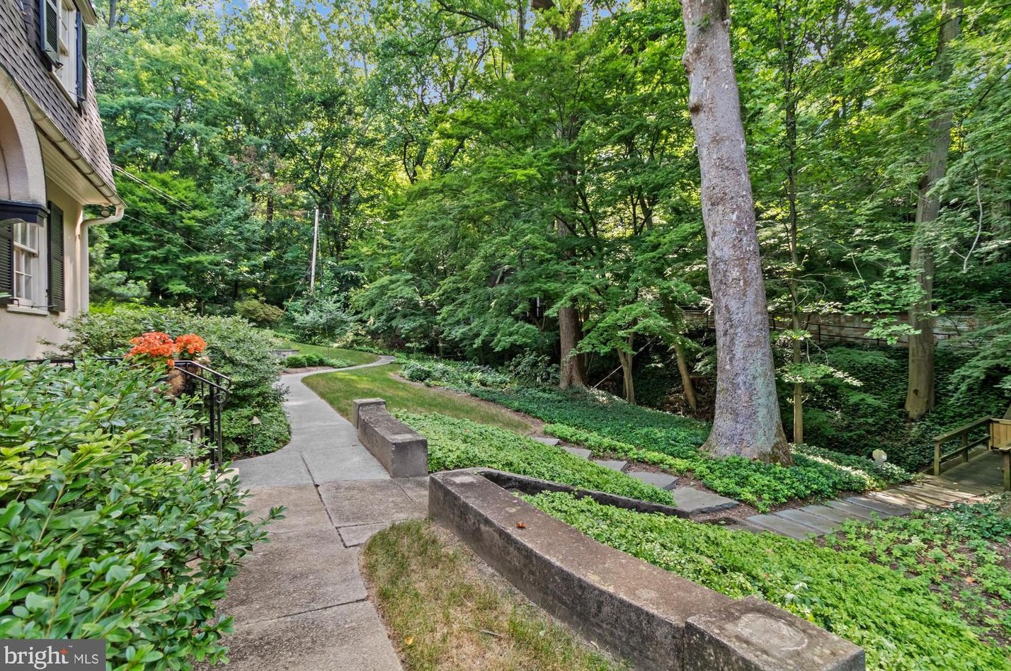 401 Edgevale Rd, Baltimore MD  21210-1915 exterior