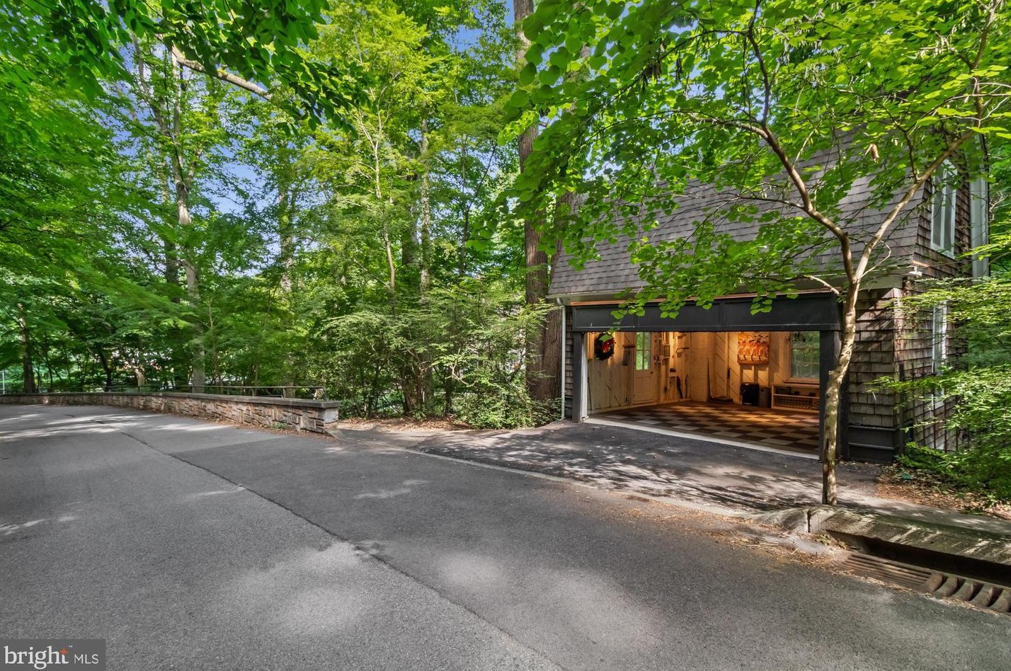 401 Edgevale Rd, Baltimore MD  21210-1915 exterior