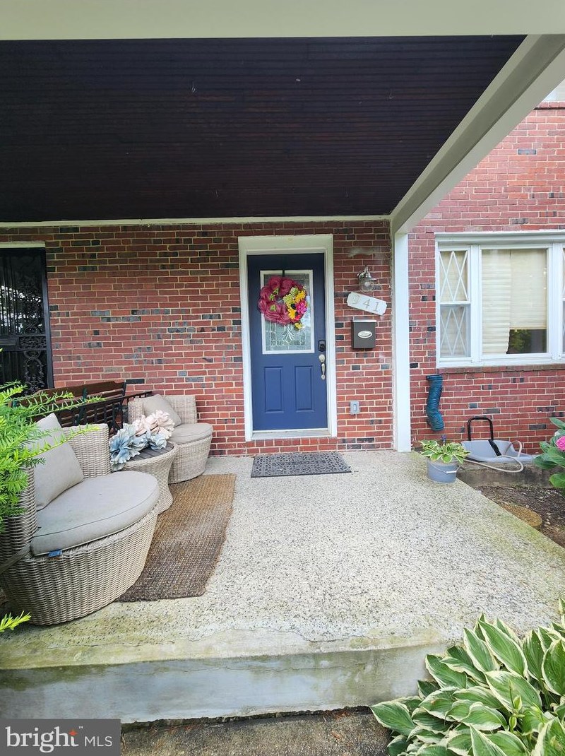 941 Hill Rd, Baltimore, MD 21218-1342