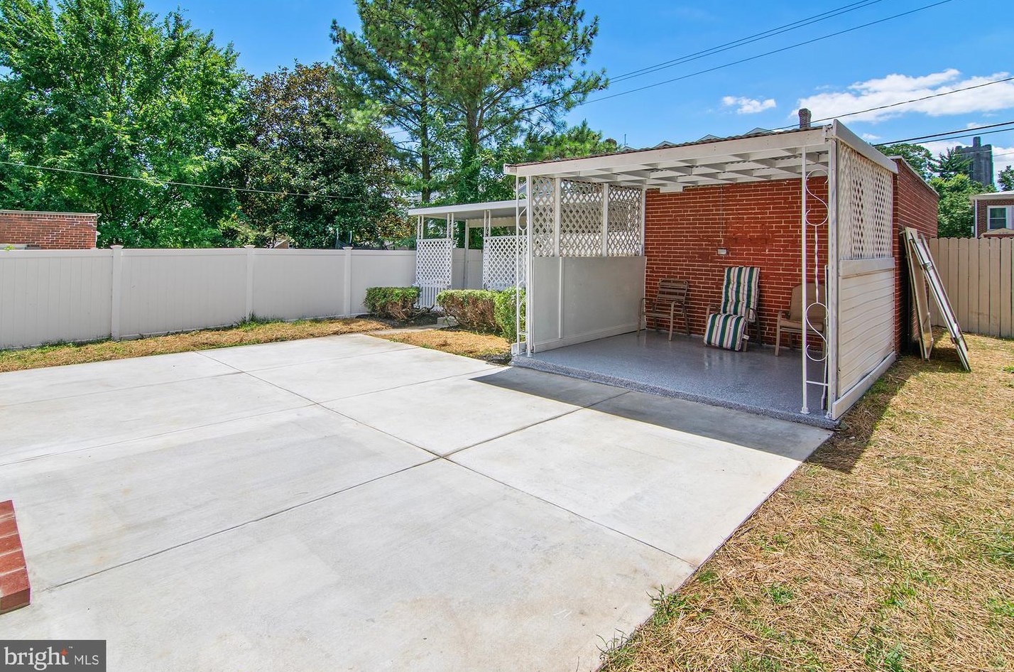 1309 Lakeside Ave, Baltimore MD  21218-3004 exterior