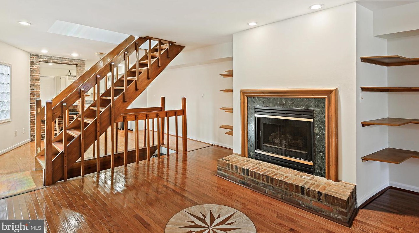 122 Hamburg St, Baltimore, MD 21230-3625