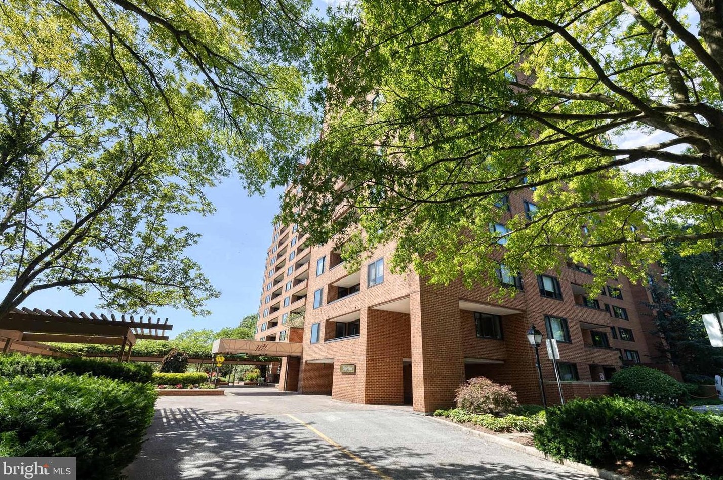 111 Hamlet Hill Rd, Baltimore MD  21210-1556 exterior