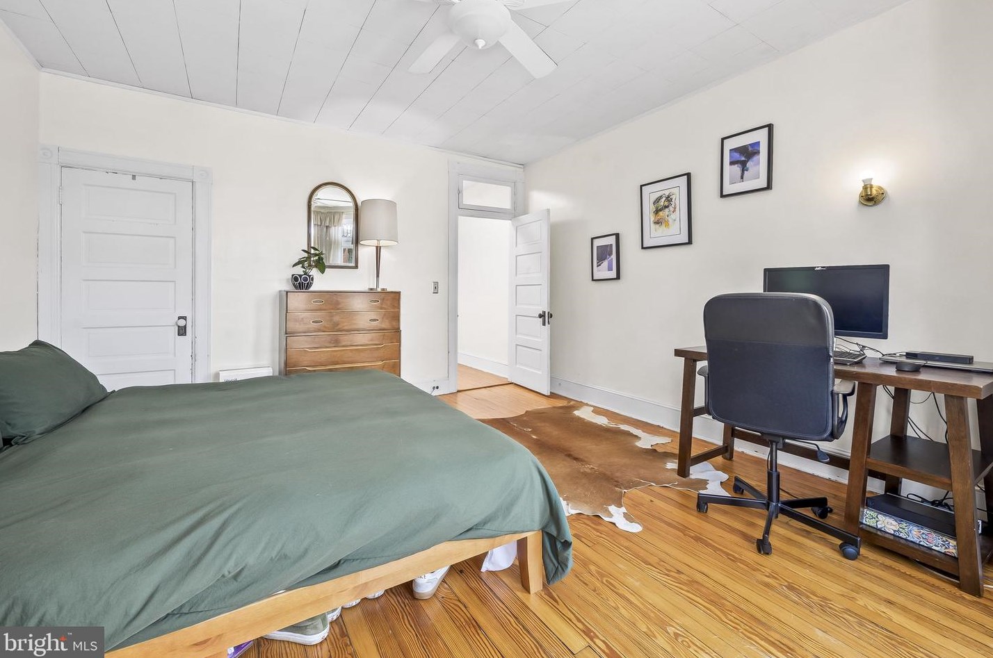 3831 Roland Ave, Baltimore MD  21211-2040 exterior