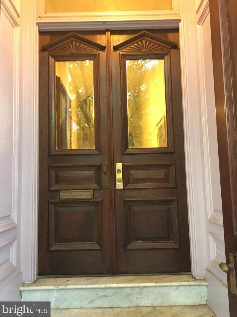 834 Park Ave #1, Baltimore, MD 21201