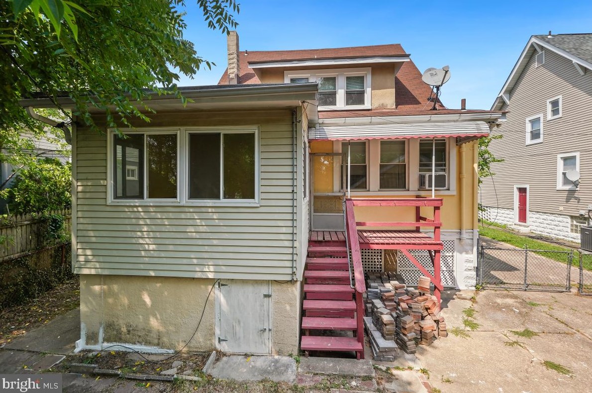 3031 Northern Pkwy, Baltimore MD 21215-4732 exterior