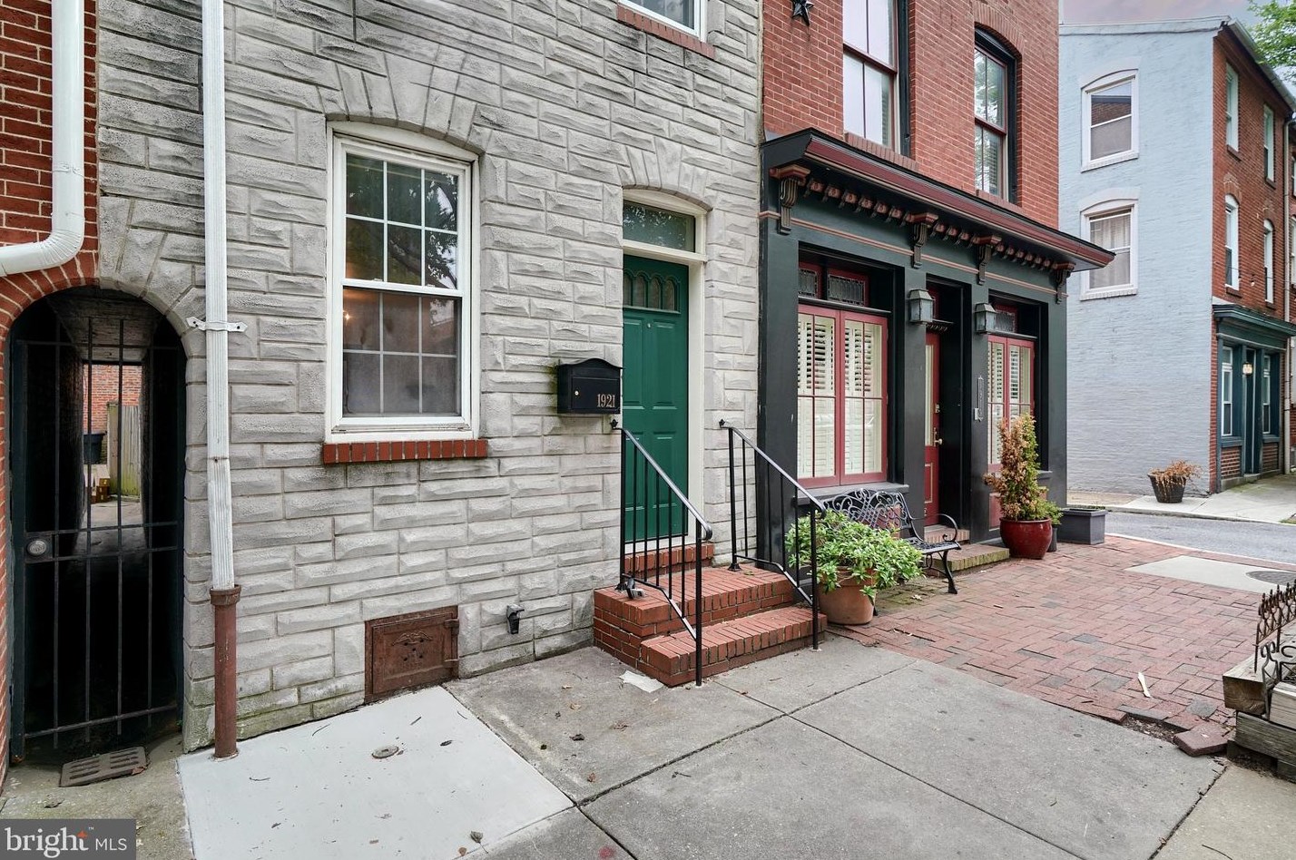 1921 Bank St, Baltimore, MD 21231-2512