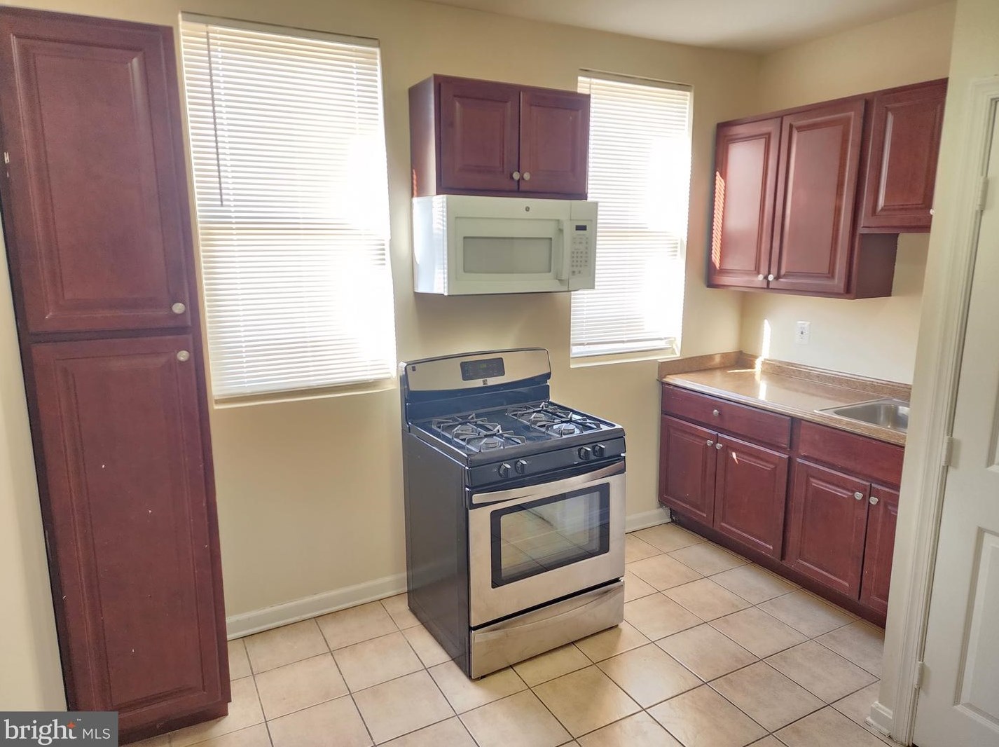 2018 Mcculloh St, Baltimore, MD 21217-3561