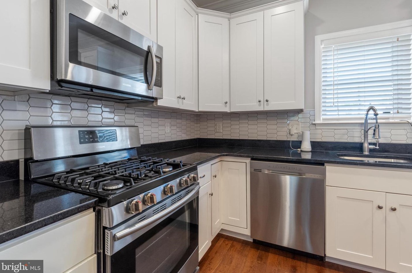 3033 Baltimore St, Baltimore MD  21229-3771 exterior