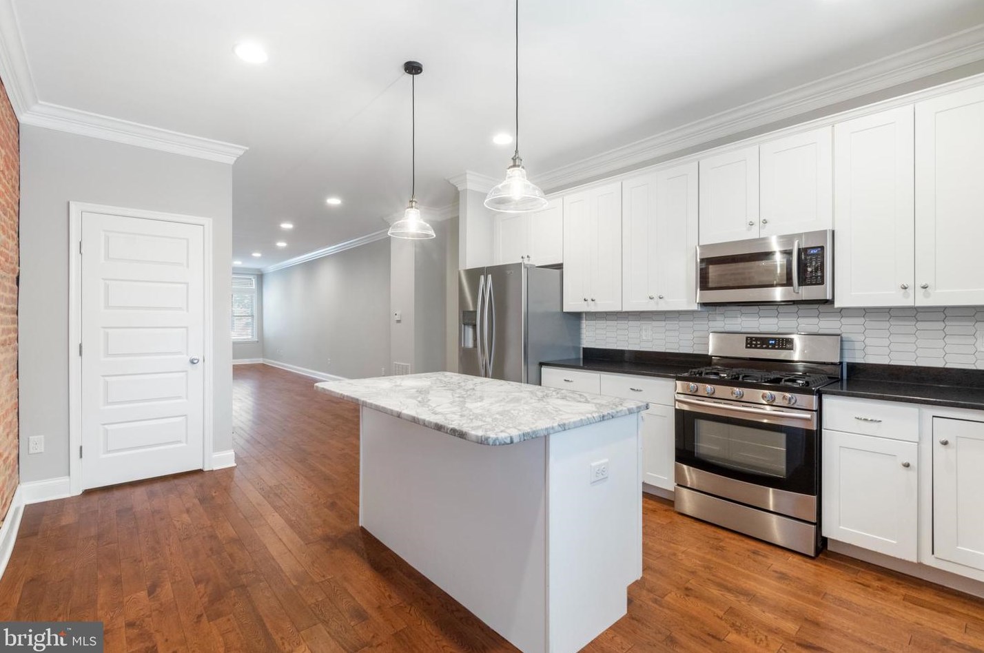 3033 Baltimore St, Baltimore MD  21229-3771 exterior