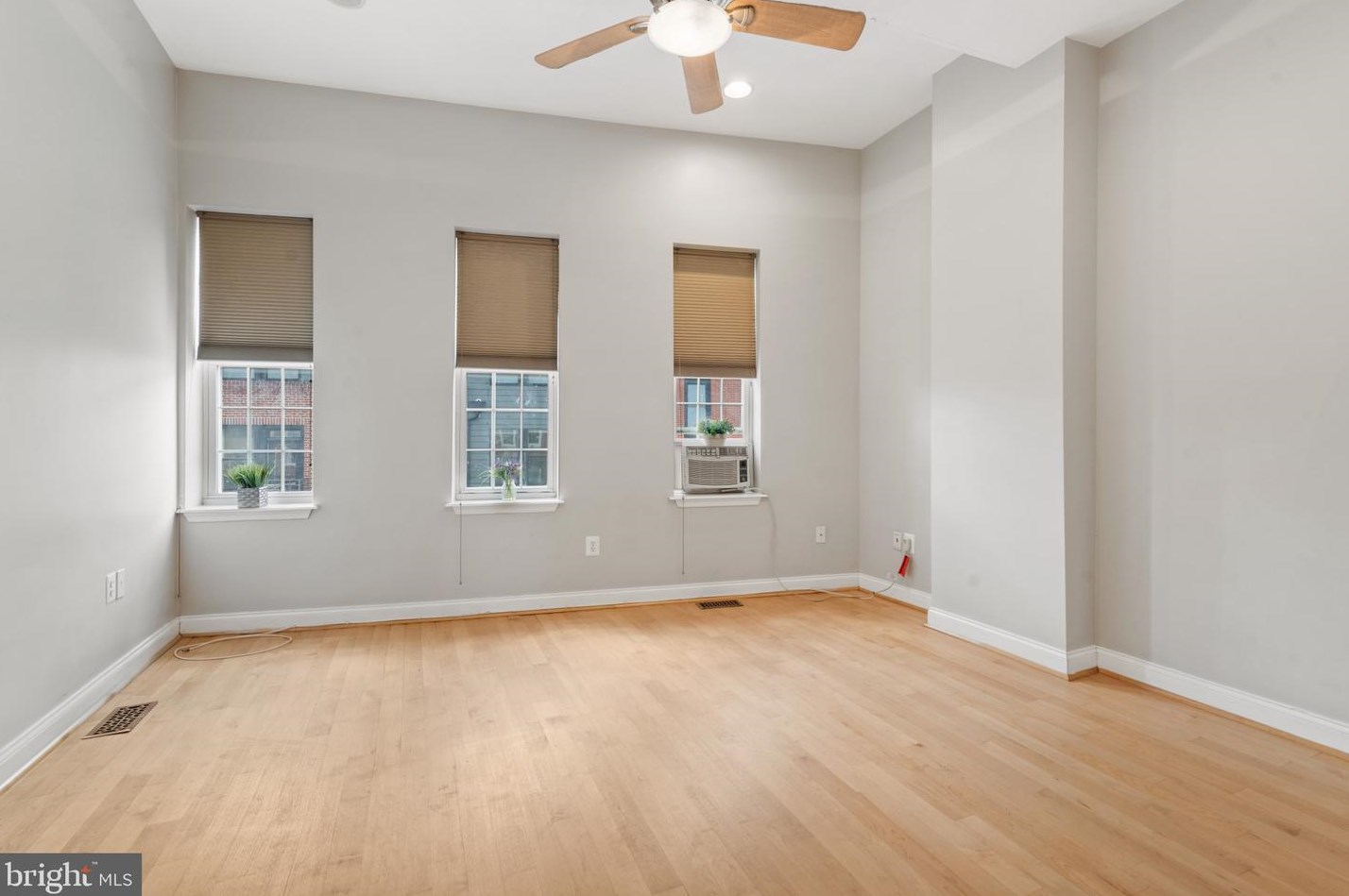 1705 Light St, Baltimore MD 21230-3935 exterior