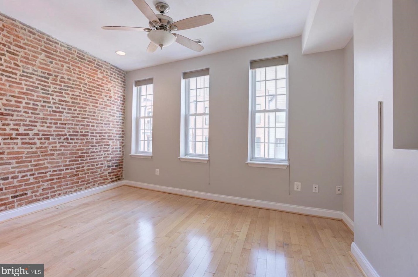 1705 Light St, Baltimore MD 21230-3935 exterior