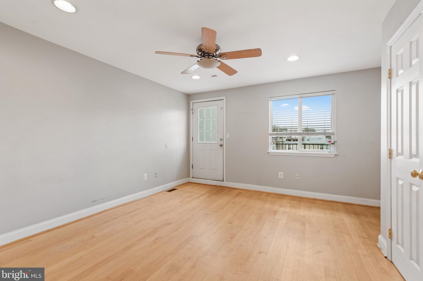 1705 Light St, Baltimore MD 21230-3935 exterior