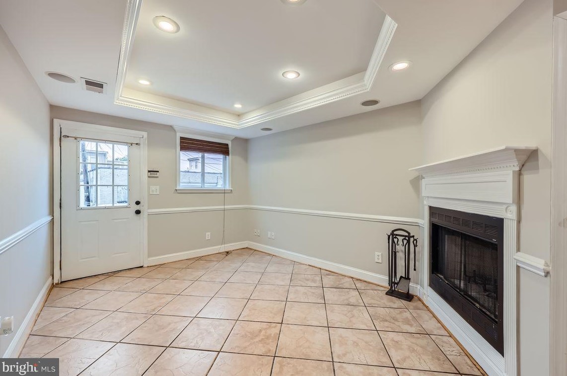 1616 Light St, Baltimore MD 21230-4017 exterior