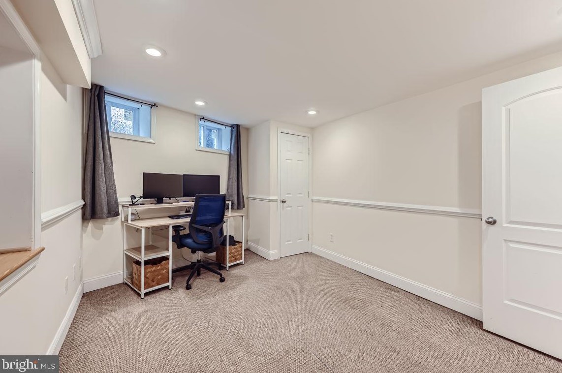 1616 Light St, Baltimore MD 21230-4017 exterior