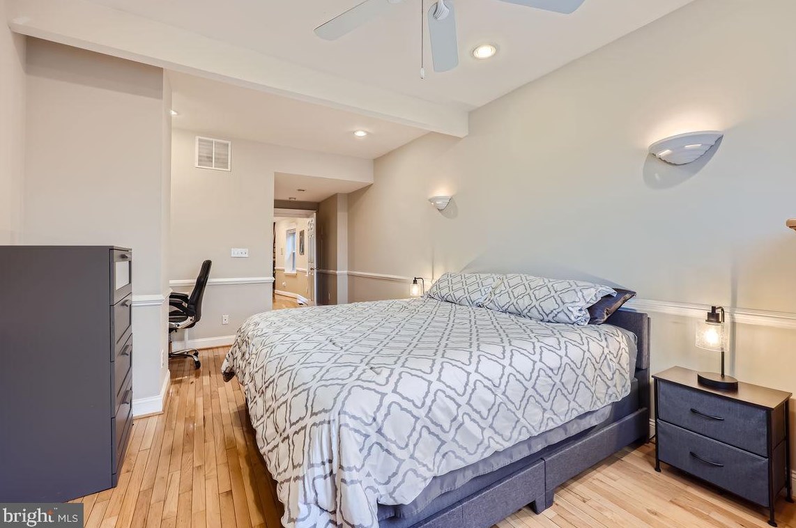 1616 Light St, Baltimore MD 21230-4017 exterior