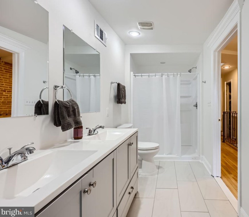 1616 Light St, Baltimore MD 21230-4017 exterior