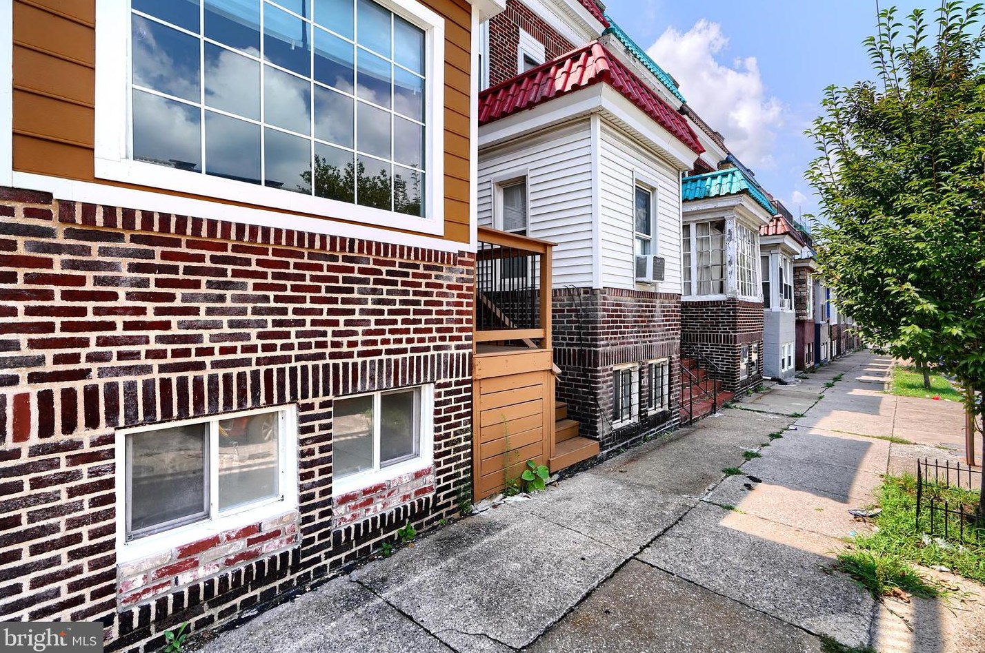 2623 Biddle St, Baltimore, MD 21213-3703