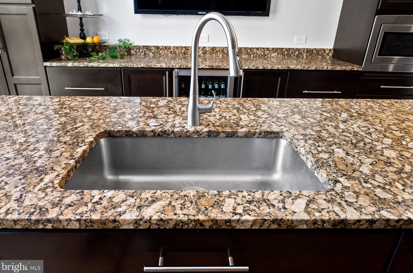 1741 Aliceanna St, Baltimore MD 21202-4647 exterior