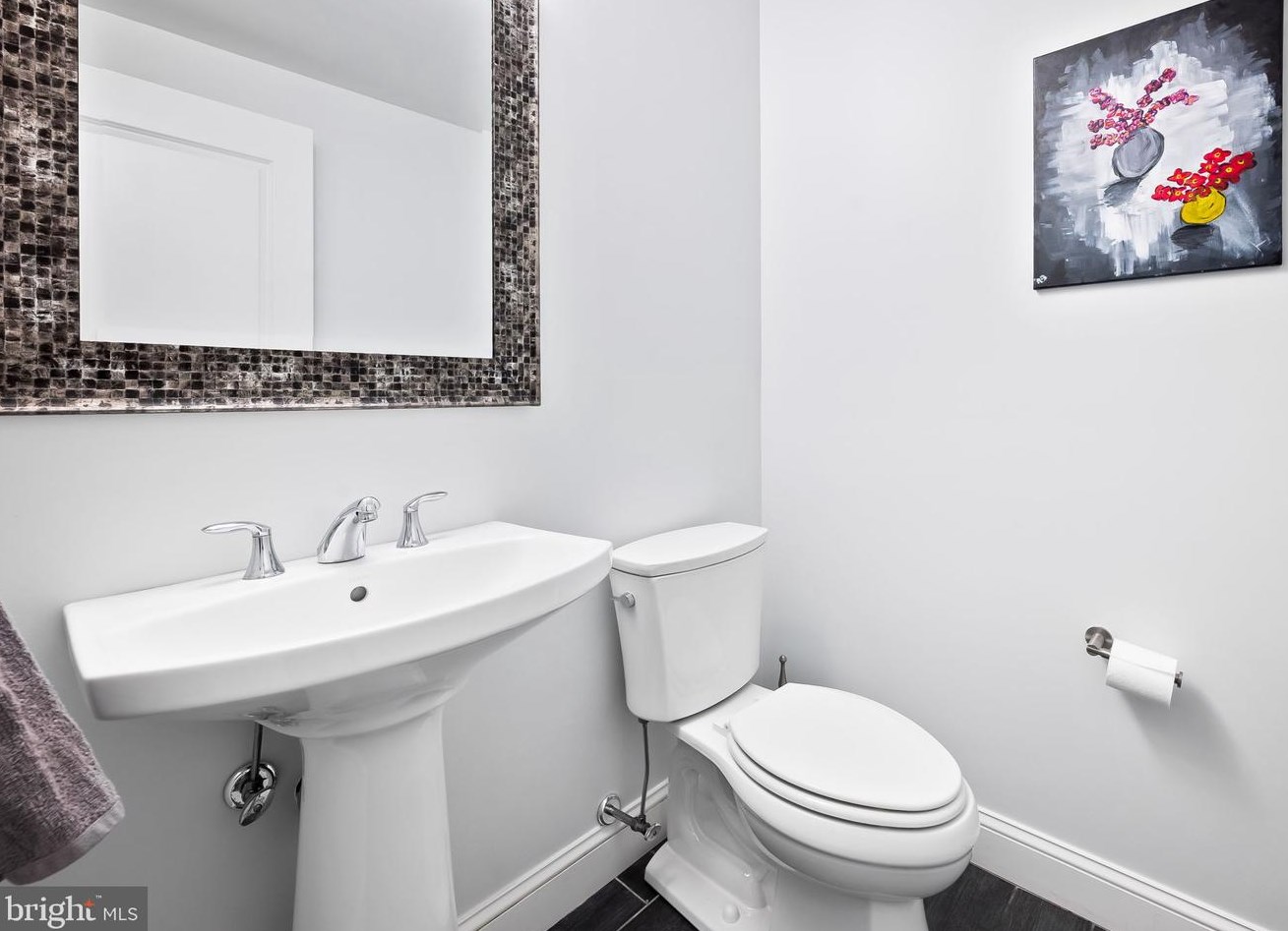 1741 Aliceanna St, Baltimore MD 21202-4647 exterior