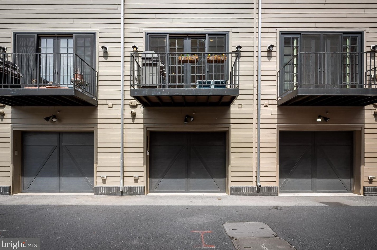 1741 Aliceanna St, Baltimore MD 21202-4647 exterior