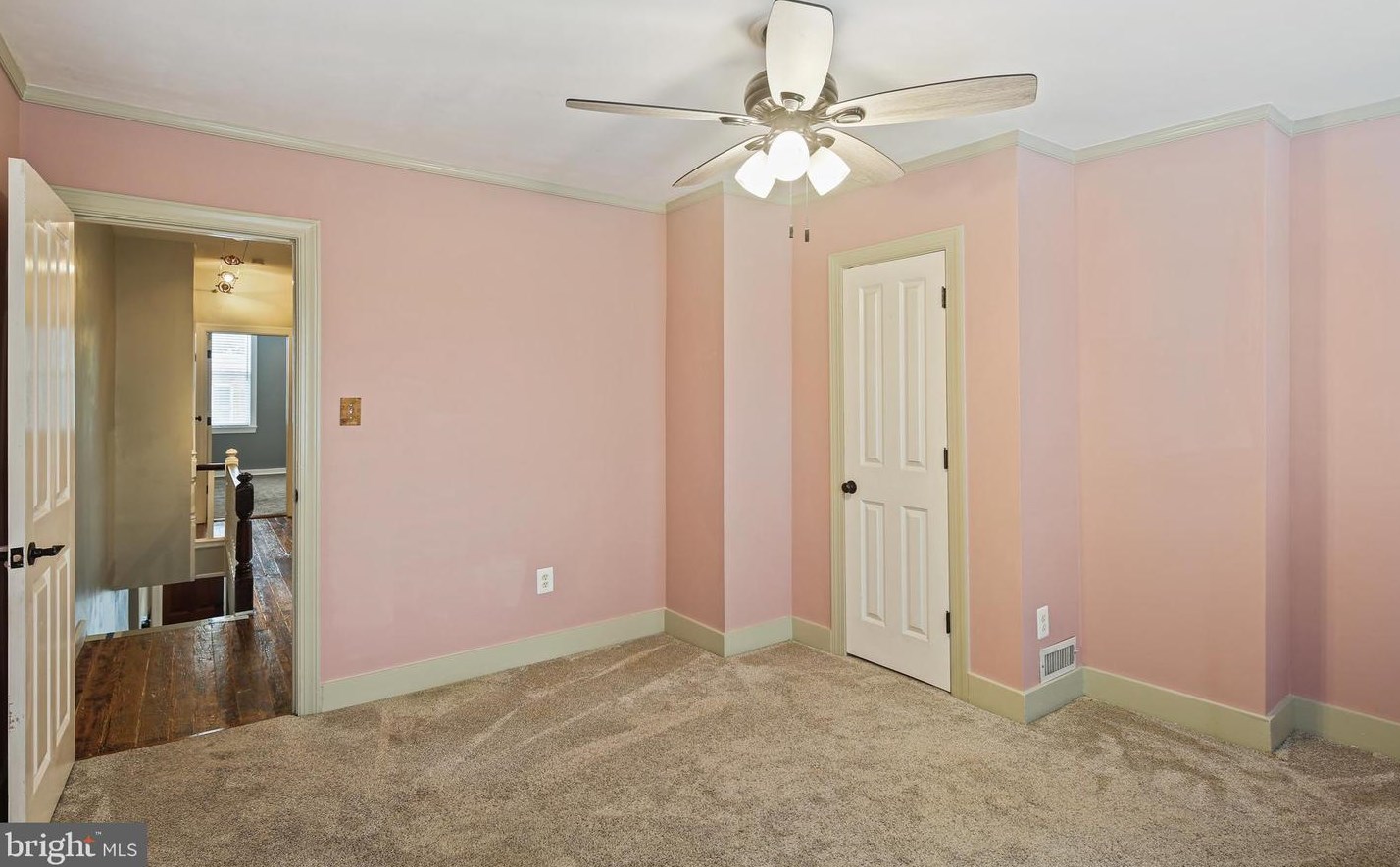 3010 Keswick Rd, Baltimore MD 21211-2640 exterior