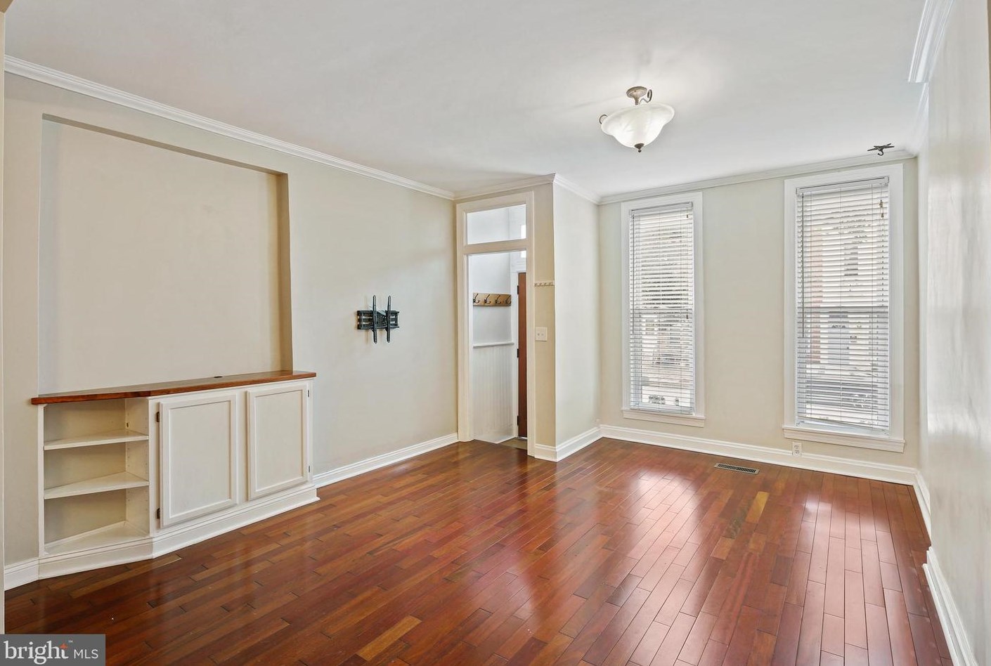 3010 Keswick Rd, Baltimore MD 21211-2640 exterior