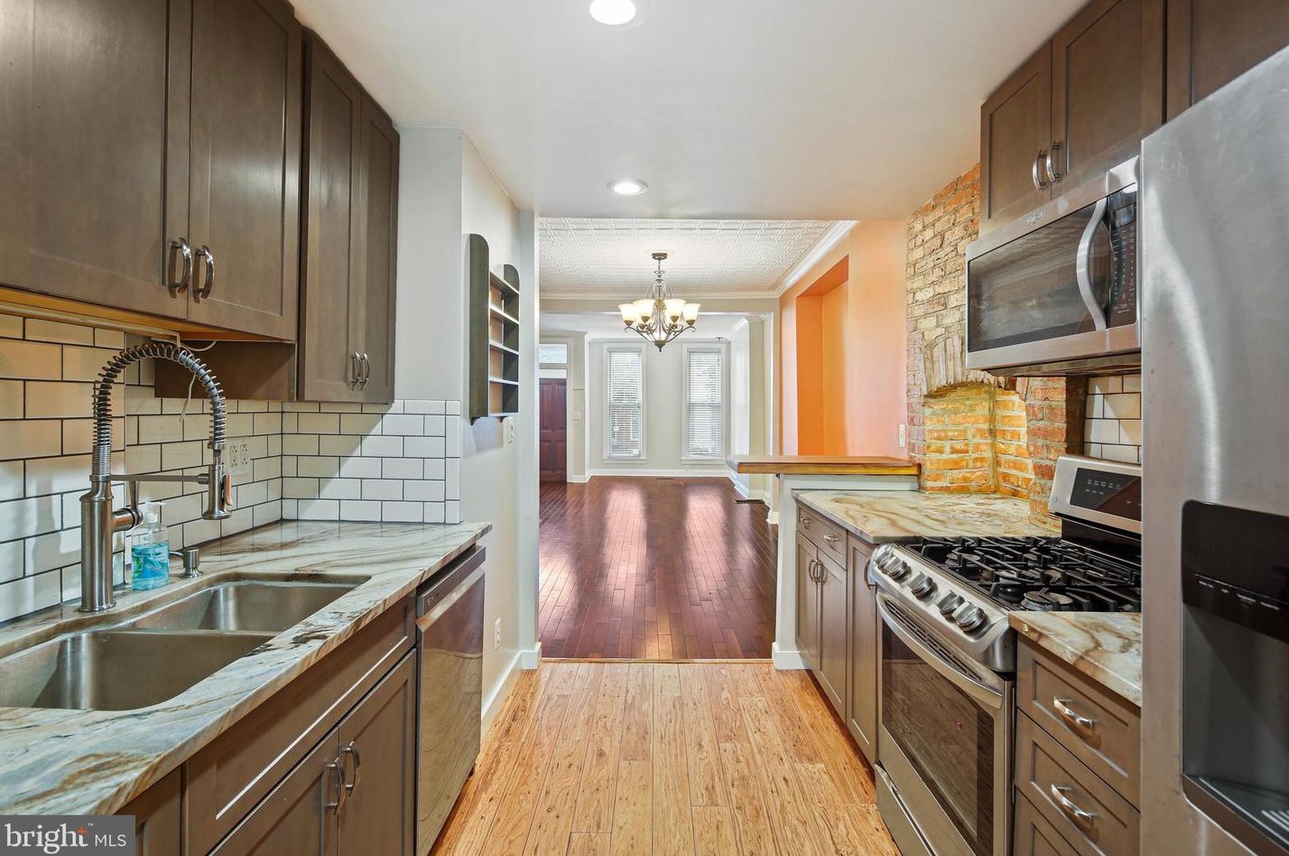 3010 Keswick Rd, Baltimore MD 21211-2640 exterior