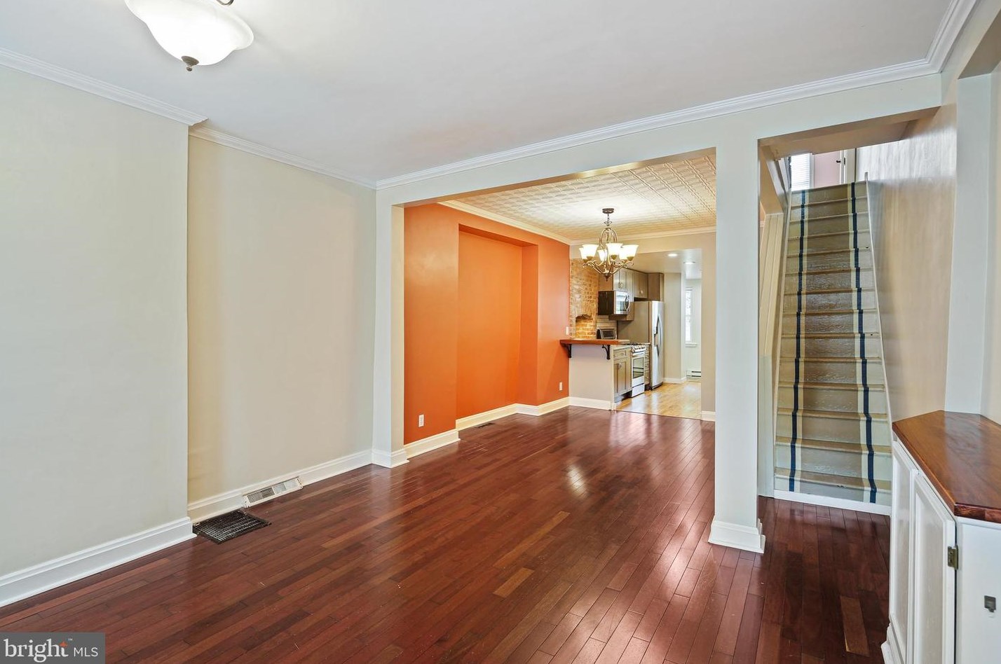 3010 Keswick Rd, Baltimore MD 21211-2640 exterior