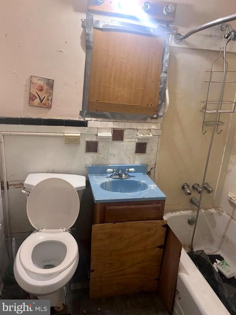 5313 Nelson Ave, Baltimore MD 21215-5796 exterior